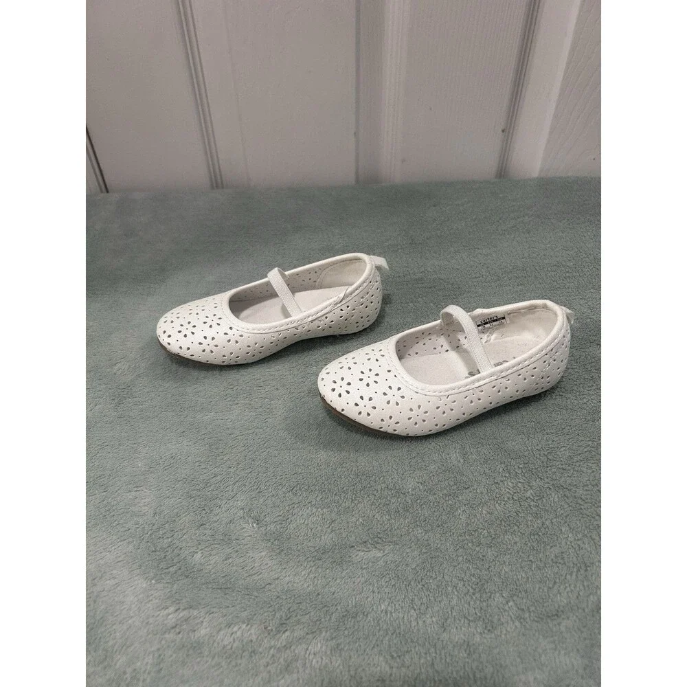 Carter’s Toddler Girls White Perforated Mary Jane Flats Size 7M